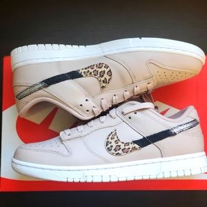 WMNS Nike Dunk Low SE "Fossil Stone" DD7099-200